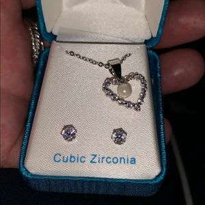 Earring and necklace set
